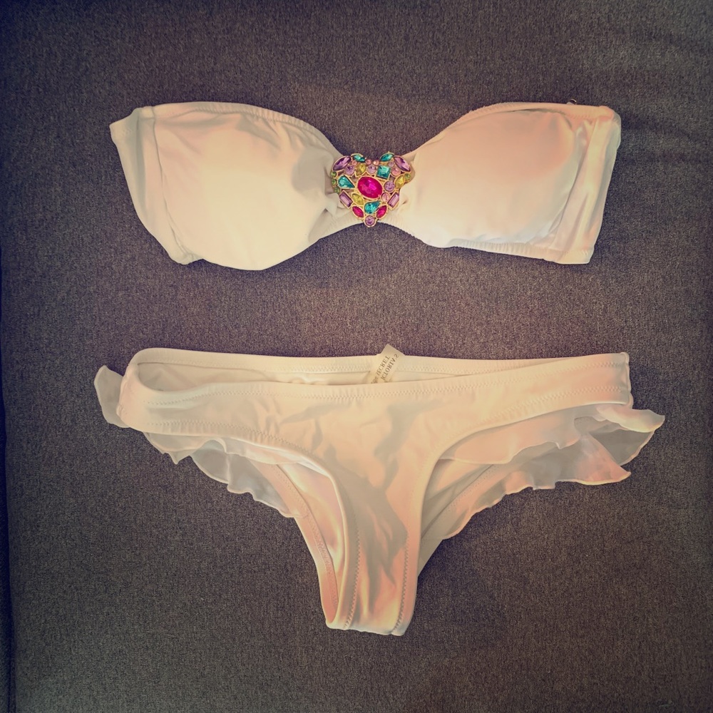 Victoria’s Secret bikini
